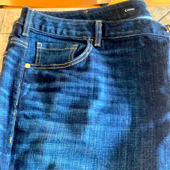 Lane Bryant dark blue denim Capri jeans NWT (26) - Picture 2 of 3